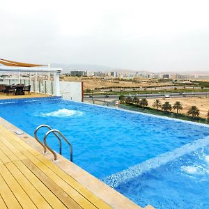 Carnelian Muscat - Airport Hotel